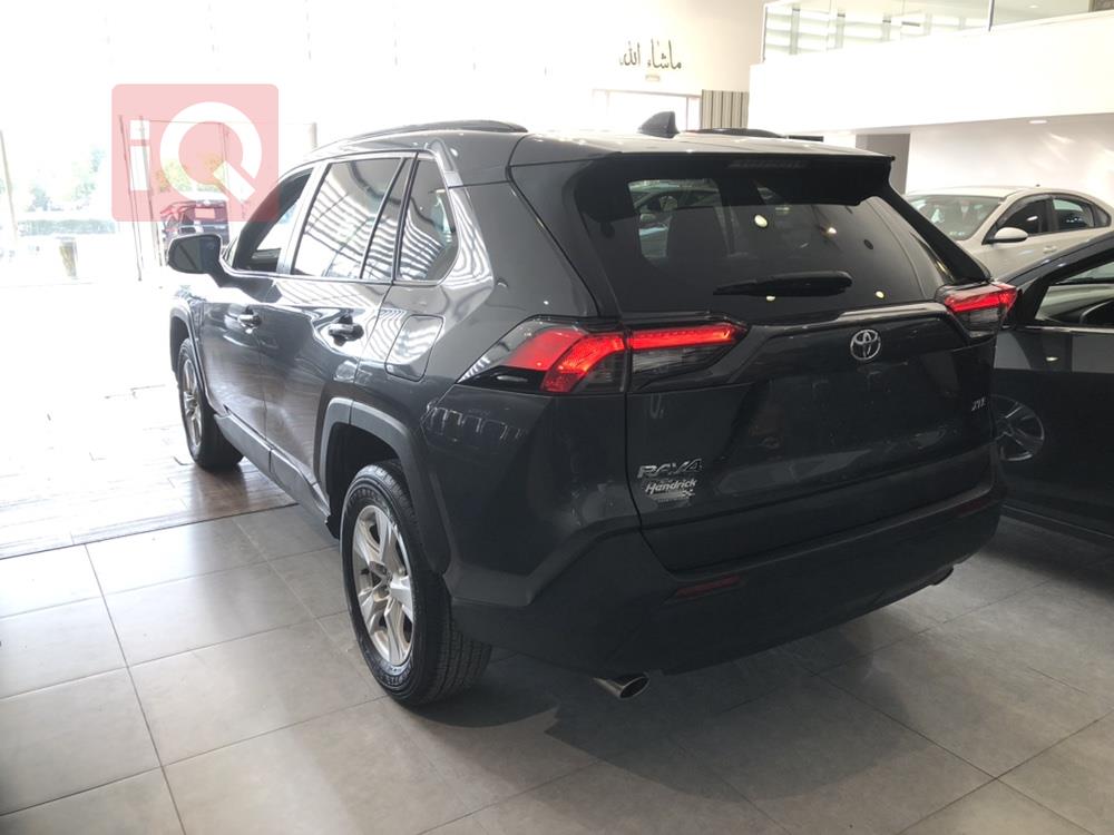 تۆیۆتا ڕاڤ 4